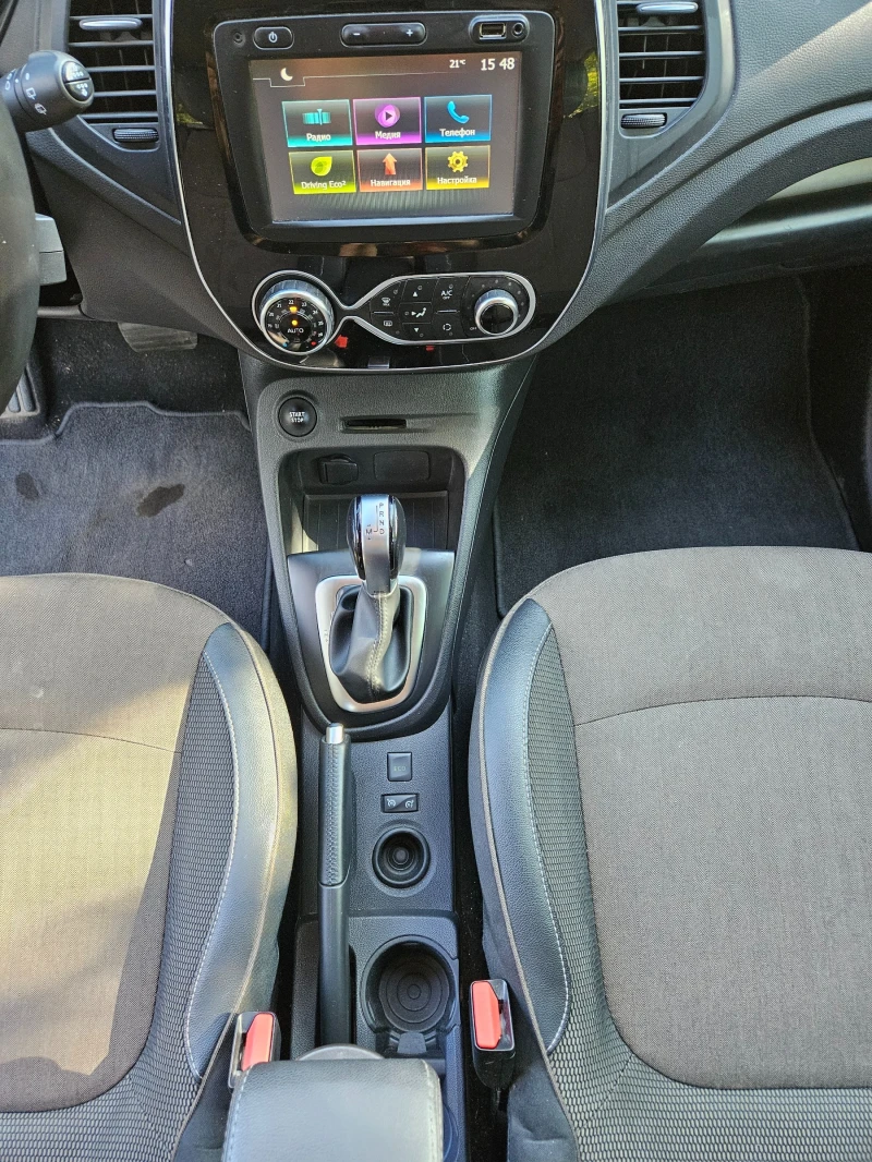 Renault Captur, снимка 8 - Автомобили и джипове - 47401859