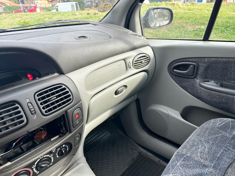 Renault Scenic Face 2003 1.9 Tdi Клима , снимка 11 - Автомобили и джипове - 47499922