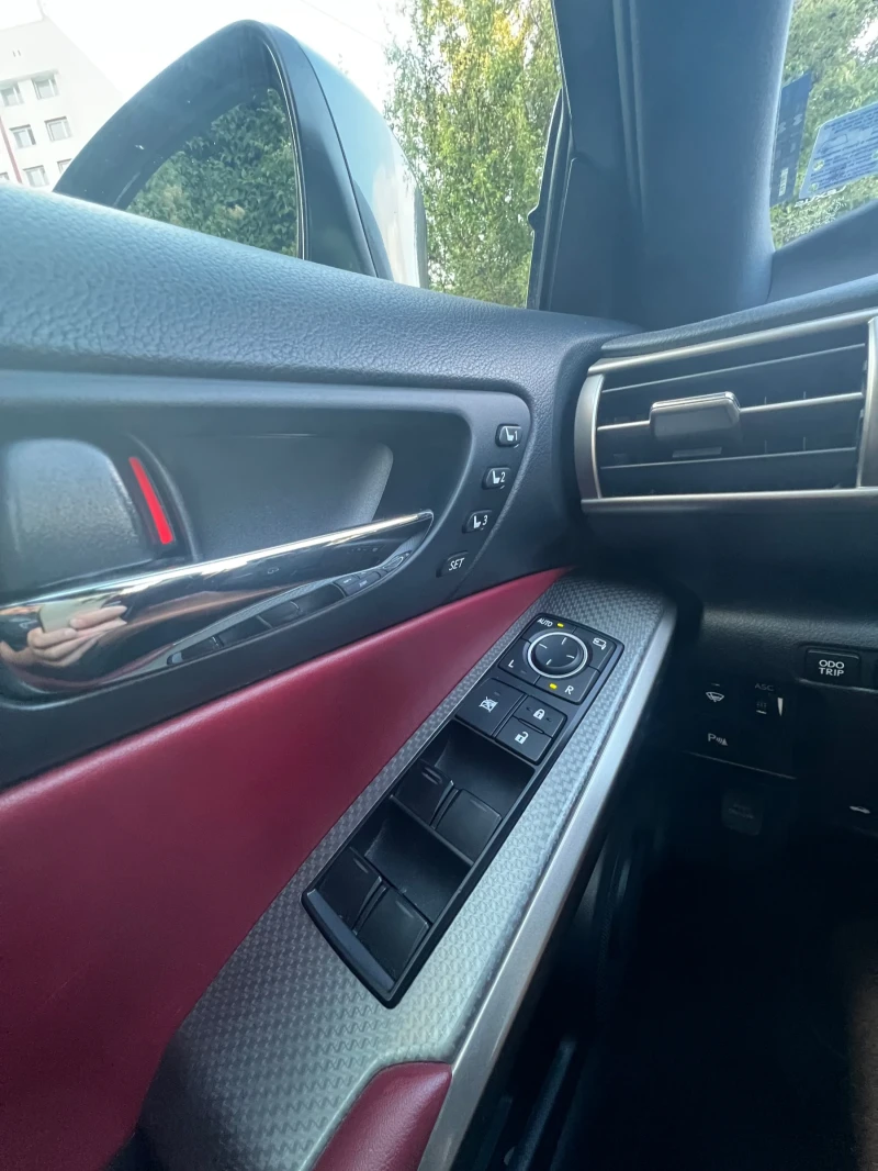 Lexus IS 300 300h F Sport / ВСИЧКИ ЕКСТРИ, снимка 13 - Автомобили и джипове - 52313864