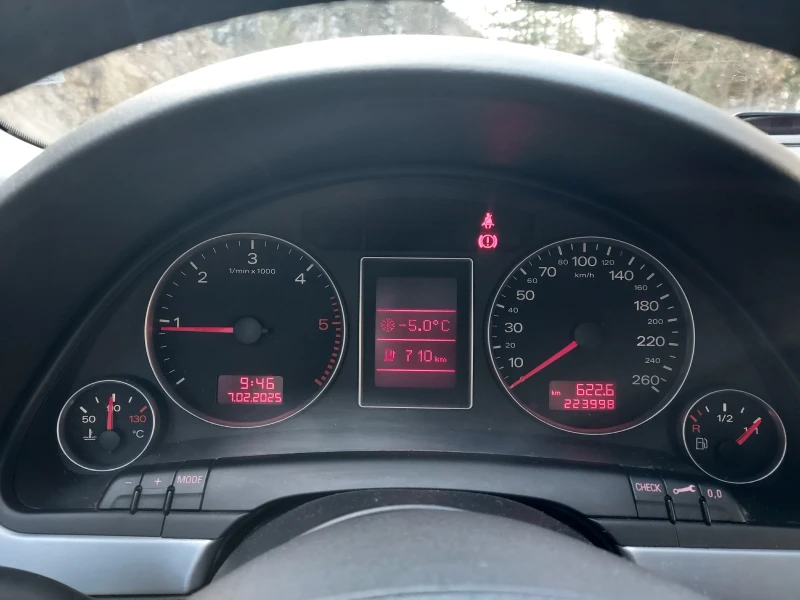 Audi A4 2.0 TDI S-Line, снимка 17 - Автомобили и джипове - 49015456