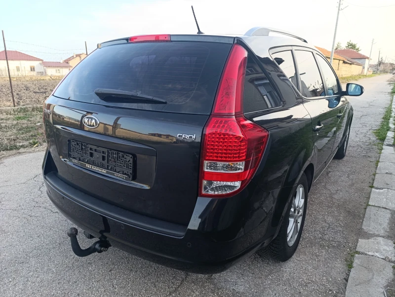 Kia Ceed 1.6 CRDI, снимка 4 - Автомобили и джипове - 50293510