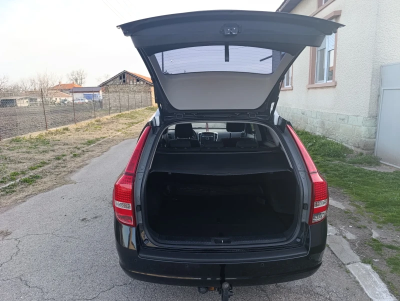 Kia Ceed 1.6 CRDI, снимка 5 - Автомобили и джипове - 50293510