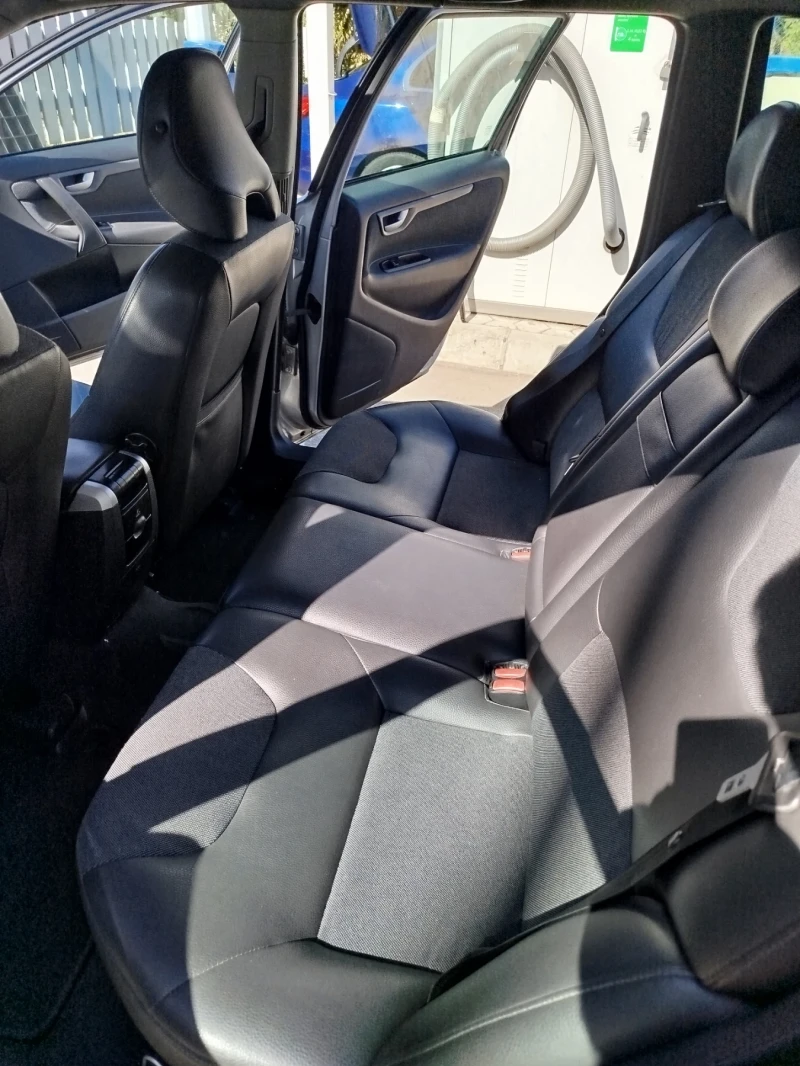 Volvo Xc70, снимка 12 - Автомобили и джипове - 52726617