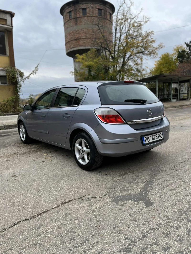 Opel Astra 1.7 101 кс 2005г, снимка 3 - Автомобили и джипове - 52305107