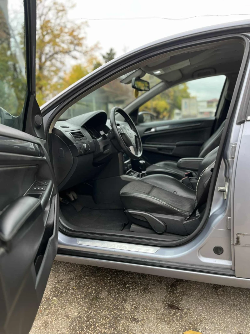 Opel Astra 1.7 101 кс 2005г, снимка 5 - Автомобили и джипове - 52305107