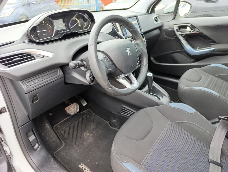 Peugeot 208 1.6i АВТОМАТИК, снимка 14 - Автомобили и джипове - 52581463