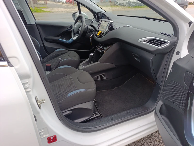Peugeot 208 1.6i АВТОМАТИК, снимка 8 - Автомобили и джипове - 52581463