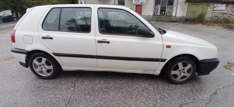 VW Golf, снимка 3 - Автомобили и джипове - 52908570