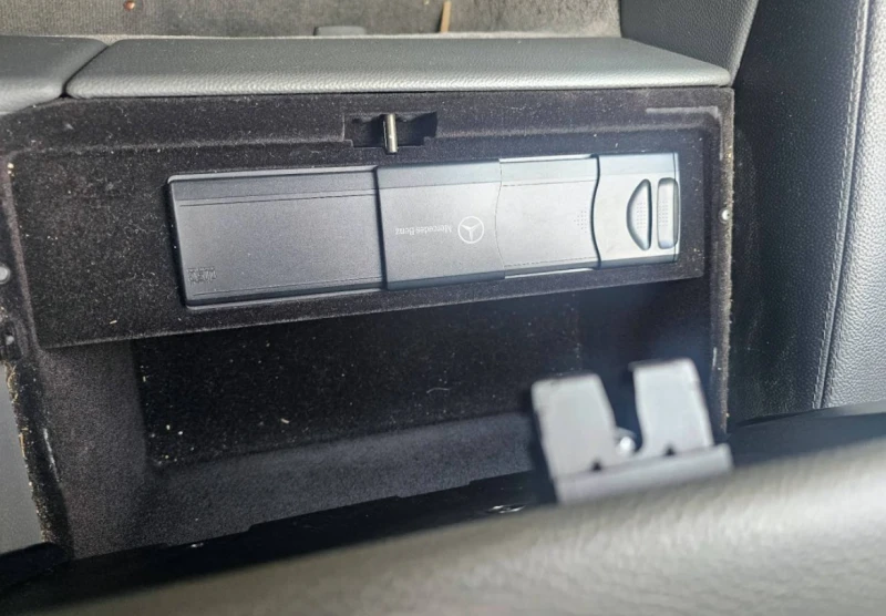 Mercedes-Benz SL 500 * * CARFAX * * АВТО КРЕДИТ * * , снимка 13 - Автомобили и джипове - 52960384