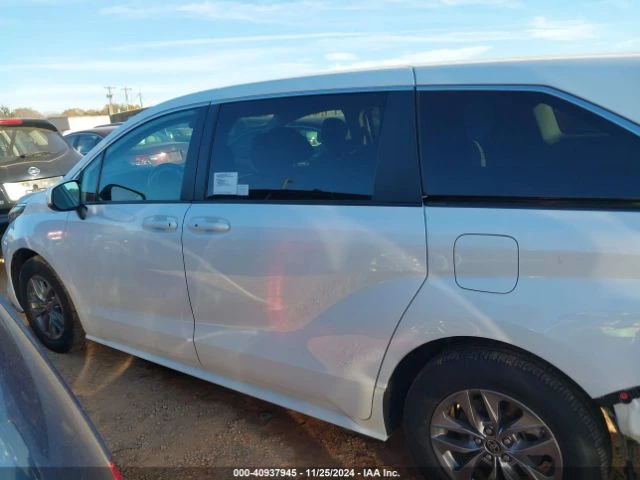 Toyota Sienna LE* 4x4* BLIND SPOT* ЗАДНА КАМЕРА, снимка 13 - Автомобили и джипове - 48629931