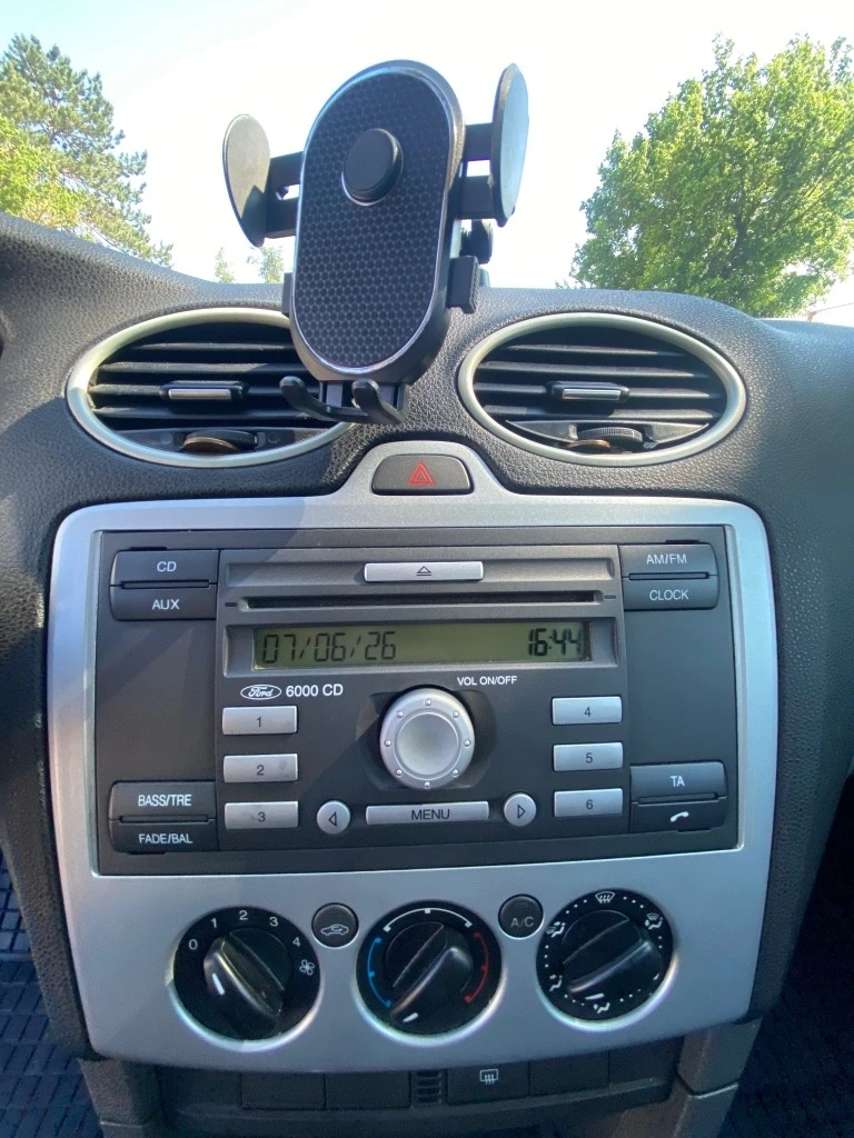 Ford Focus 1.6 TDCi, снимка 11 - Автомобили и джипове - 54833357