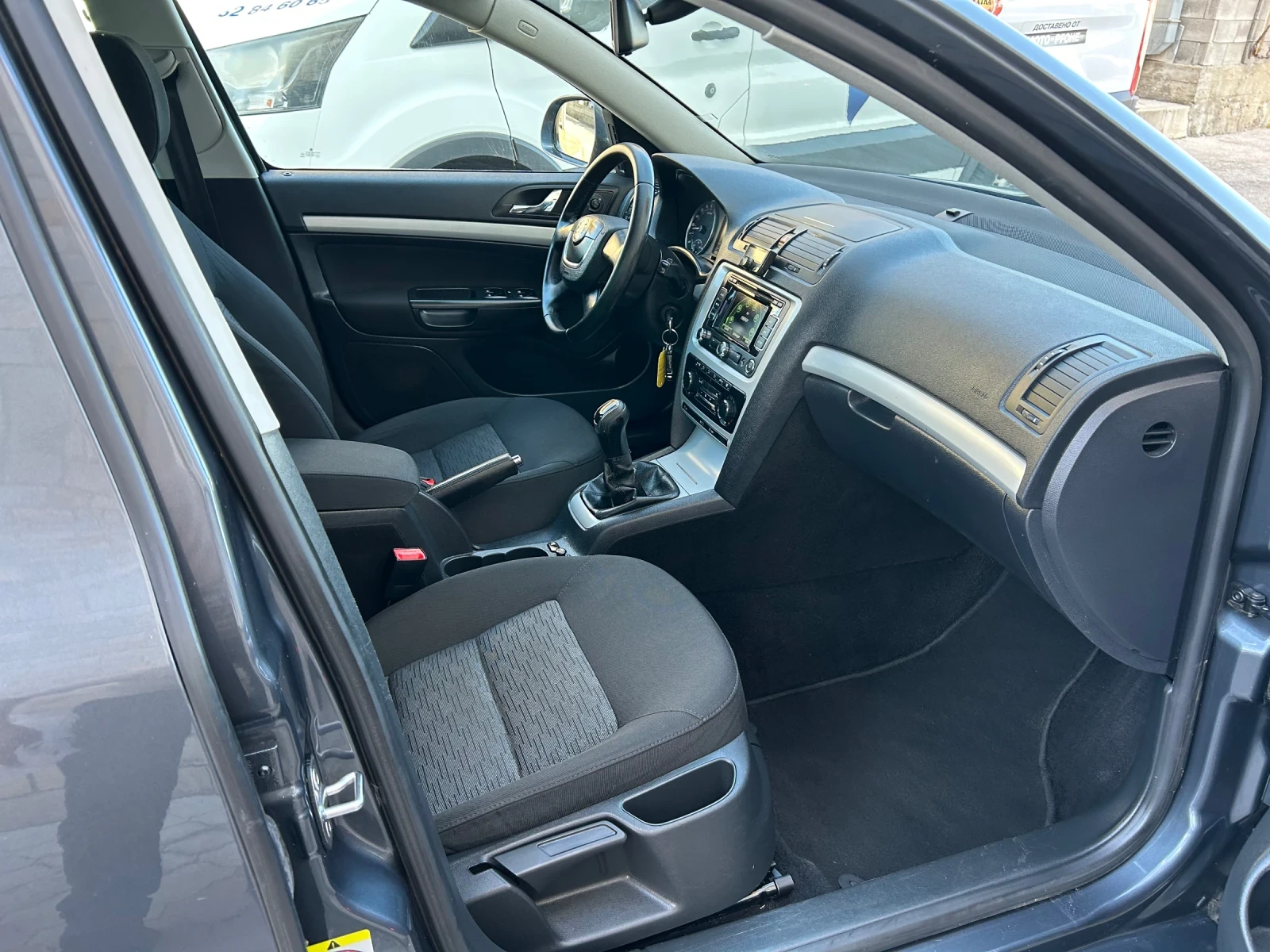 Skoda Octavia 1.6TDI EURO 5 - изображение 9