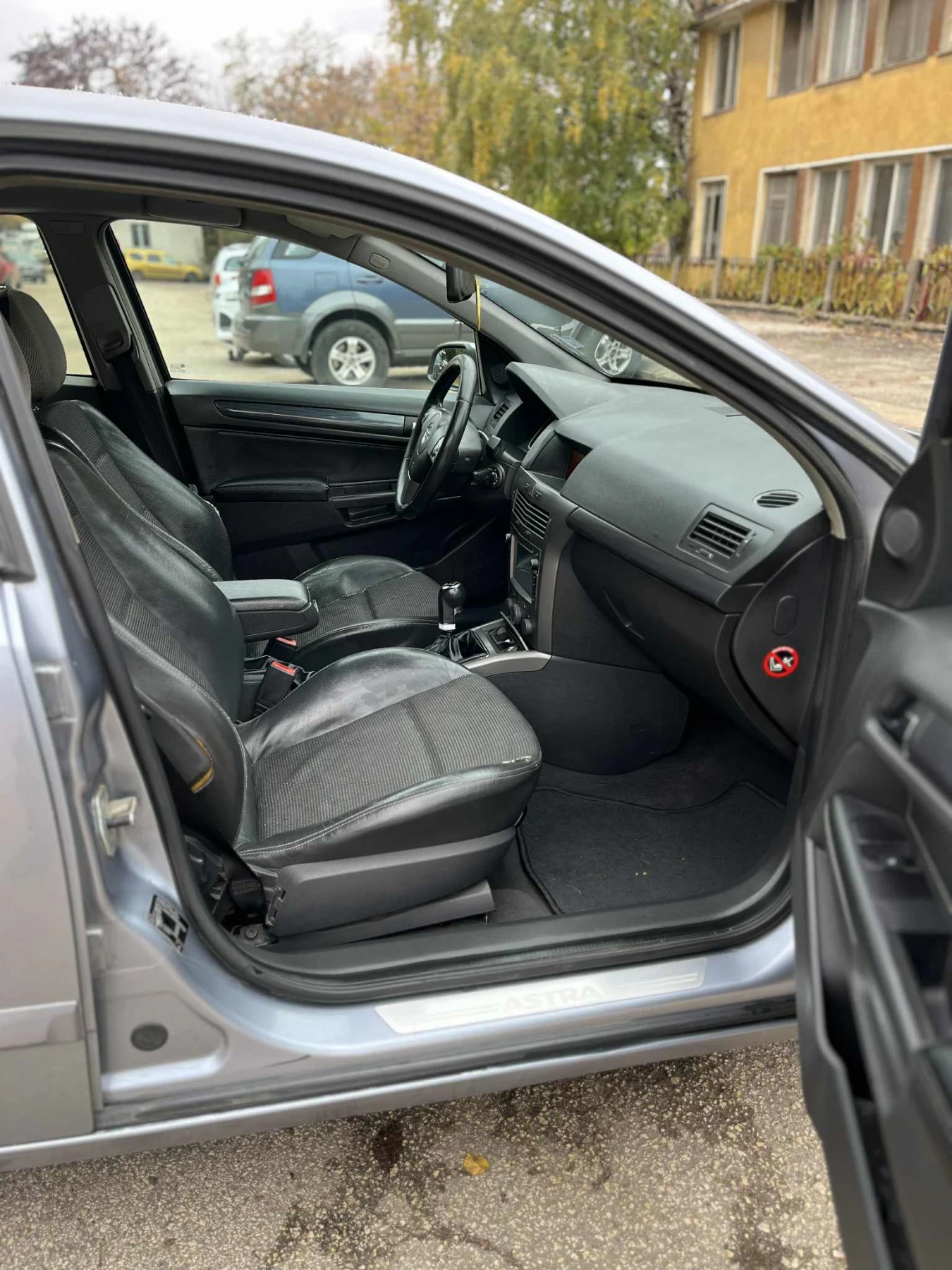 Opel Astra 1.7 101 кс 2005г - изображение 6