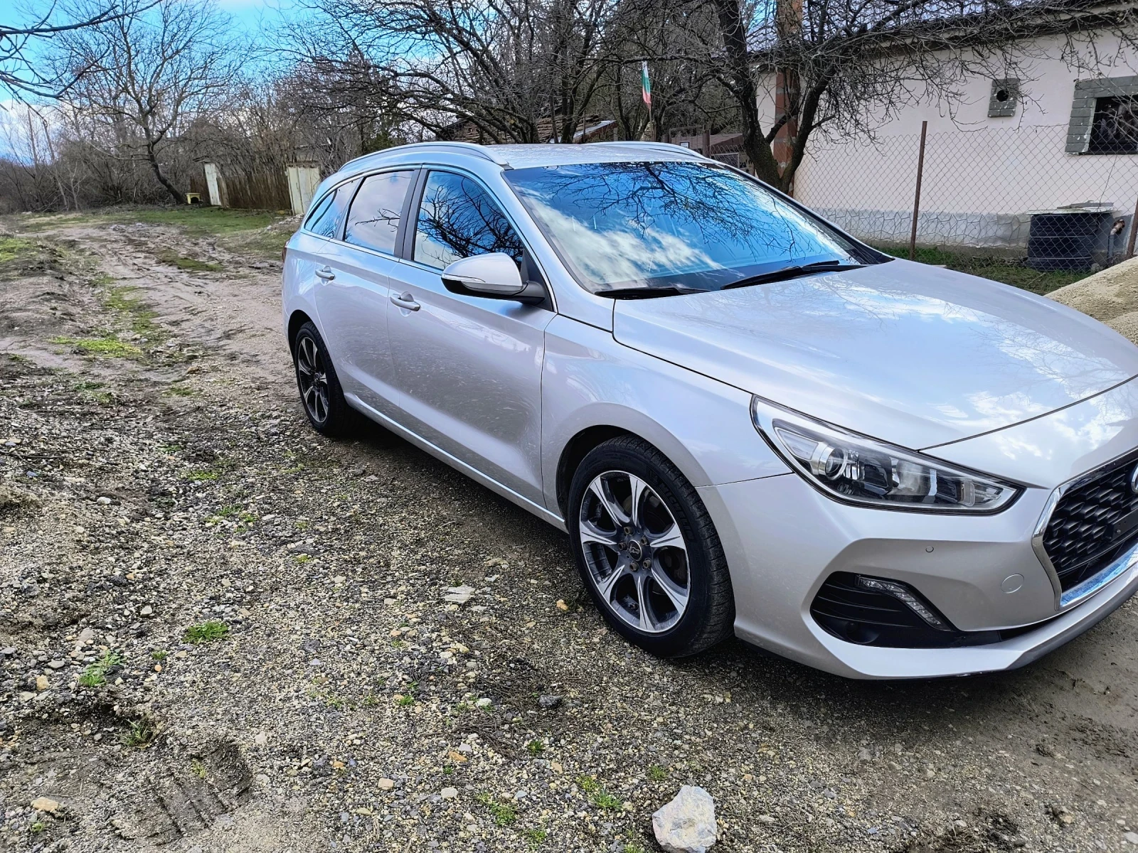 Hyundai I30 1.4GDI 7DCT TOP - изображение 2
