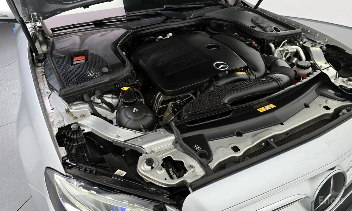 Mercedes-Benz E 350  - изображение 6