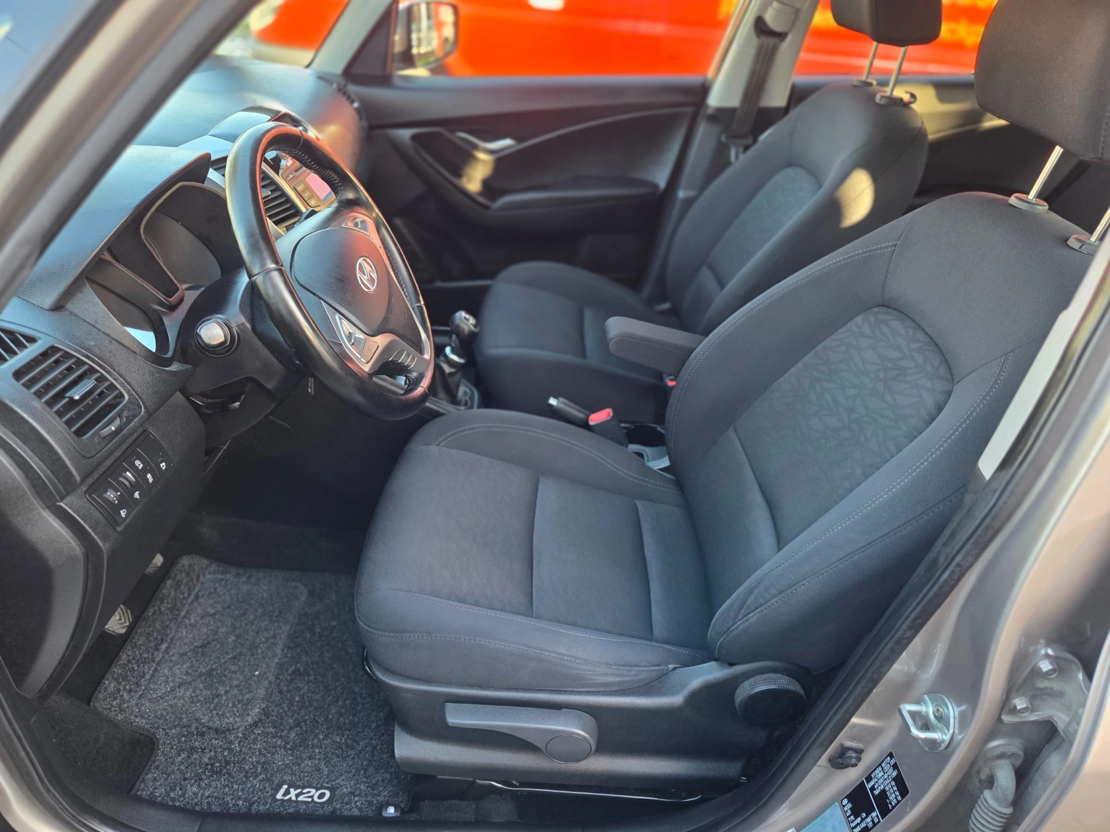 Hyundai Ix20 1.6CRDi* EURO 6B* 116к.с.* УНИКАЛЕН* , снимка 7 - Автомобили и джипове - 53830555