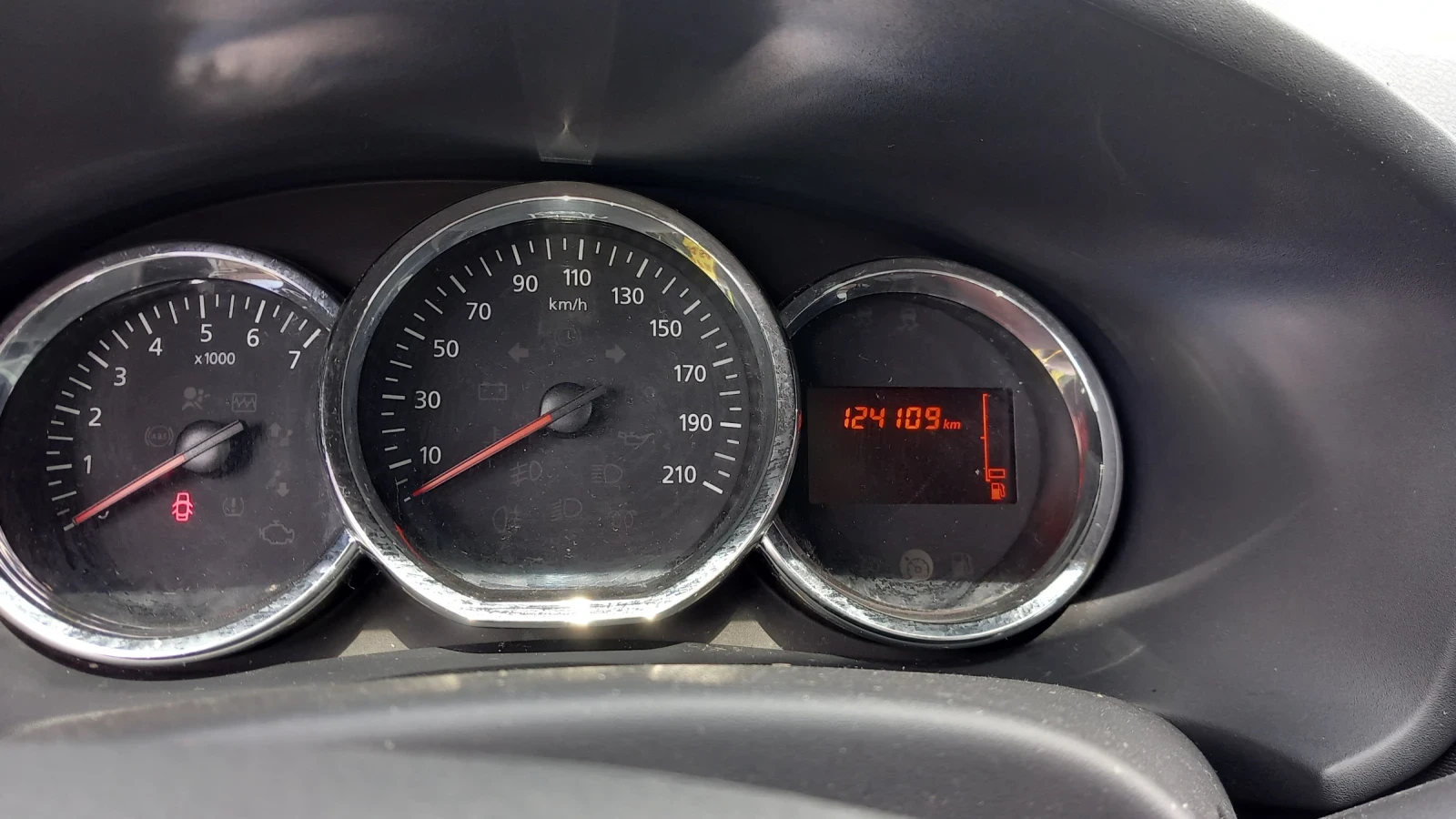 Dacia Sandero, снимка 3 - Автомобили и джипове - 54423813