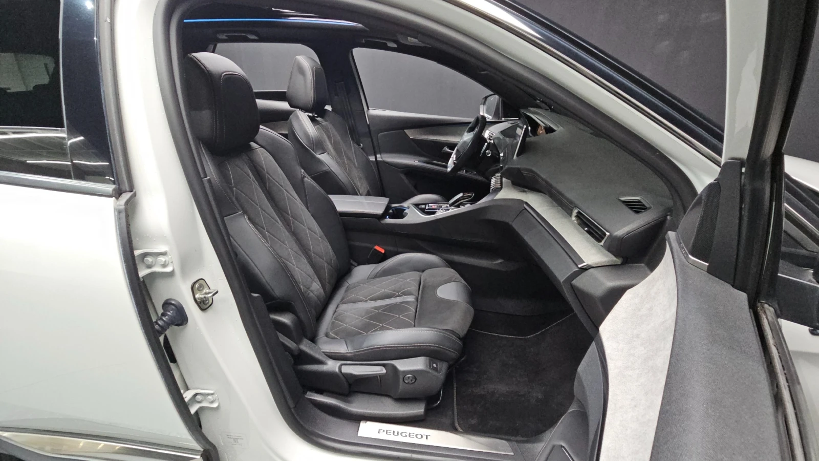 Peugeot 3008 Generation 2.0 BlueHDi GT | Panoramic Roof | Mobile.bg � ����������� 11