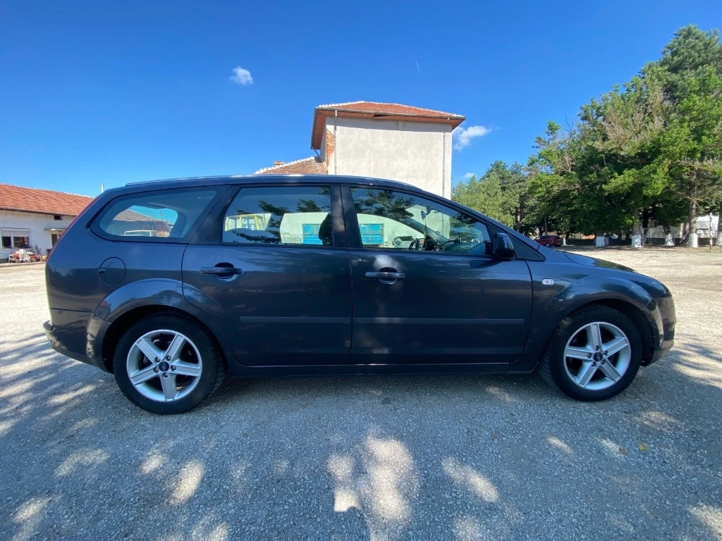 Ford Focus 1.6 TDCi, снимка 2 - Автомобили и джипове - 54833357