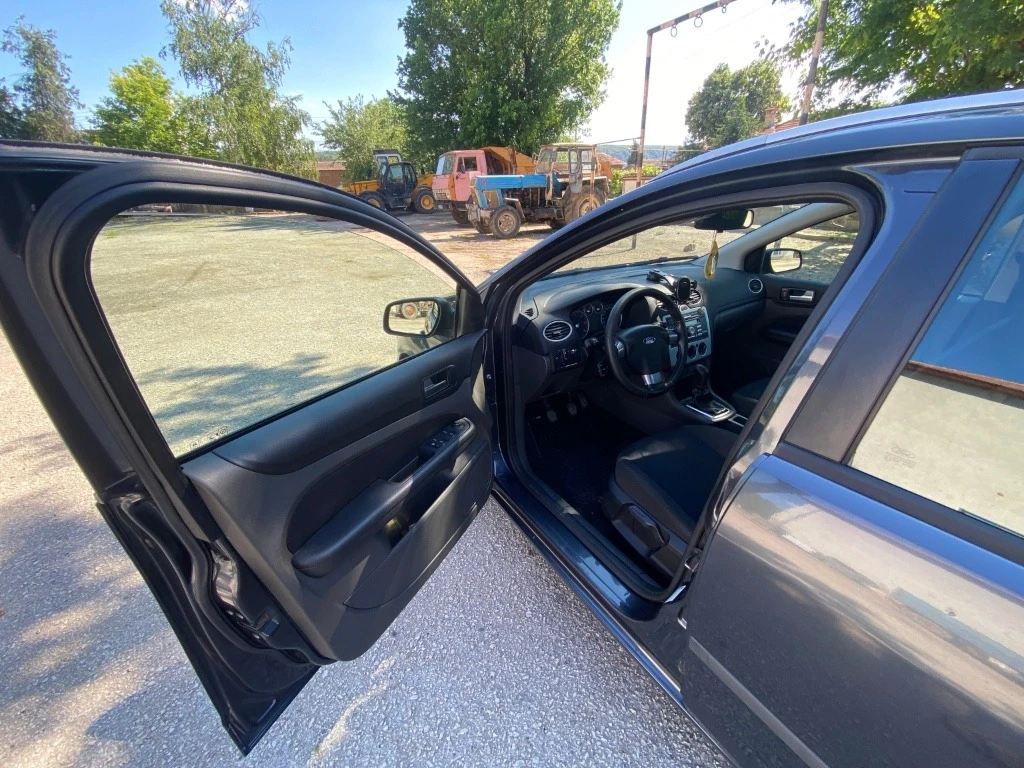 Ford Focus 1.6 TDCi, снимка 10 - Автомобили и джипове - 54833357