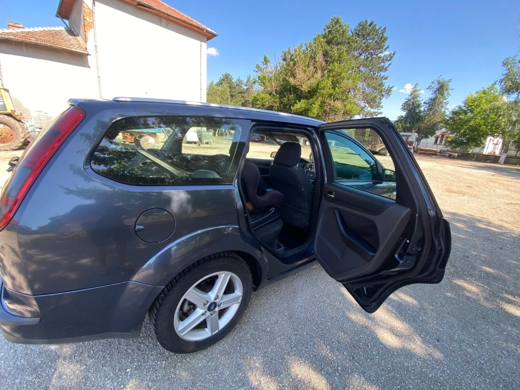 Ford Focus 1.6 TDCi, снимка 5 - Автомобили и джипове - 54833357
