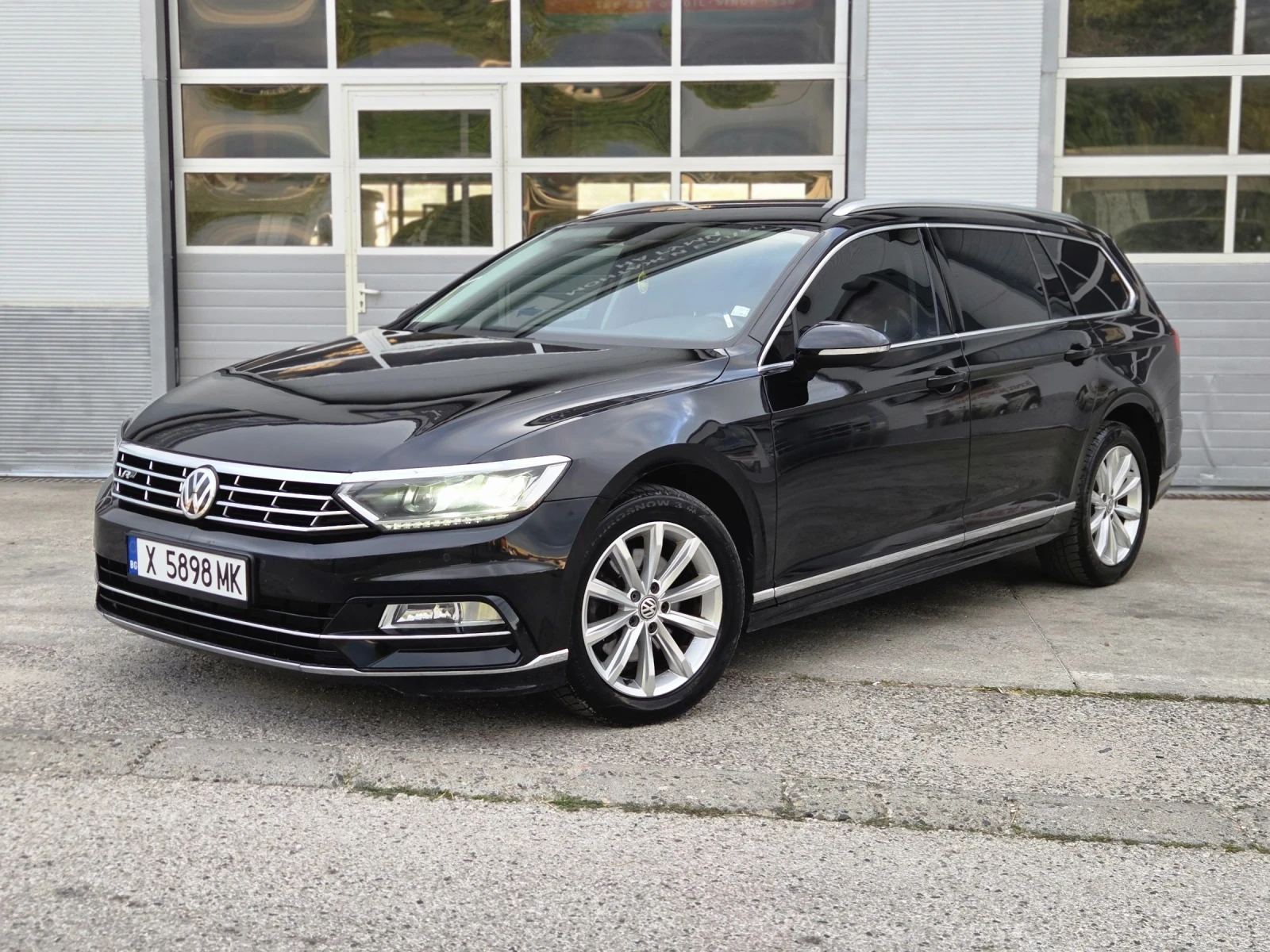 VW Passat 2.0TDI R-LINE, снимка 3 - Автомобили и джипове - 55401069