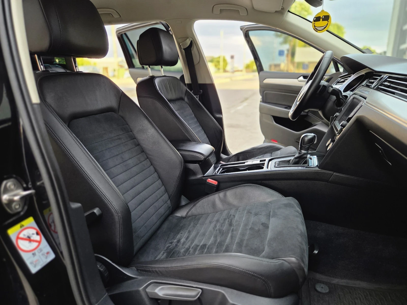 VW Passat 2.0TDI R-LINE, снимка 11 - Автомобили и джипове - 55401069