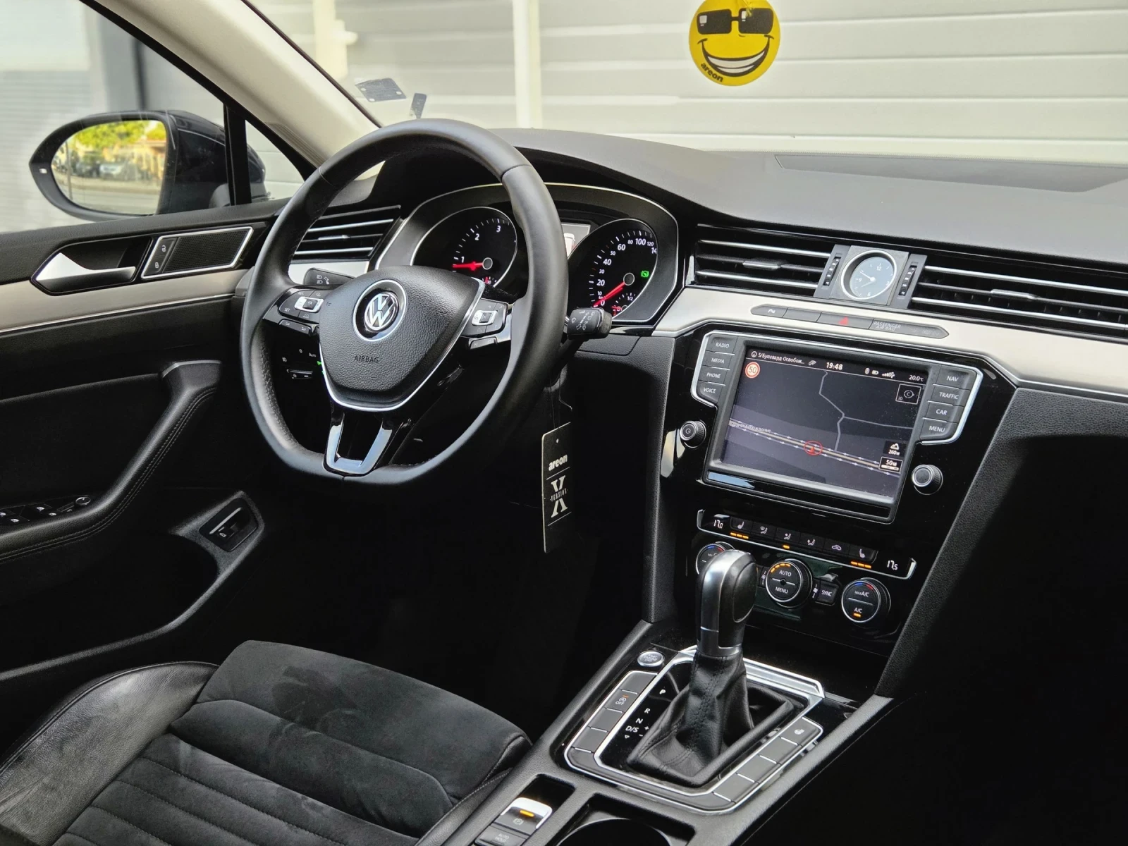 VW Passat 2.0TDI R-LINE, снимка 13 - Автомобили и джипове - 55401069