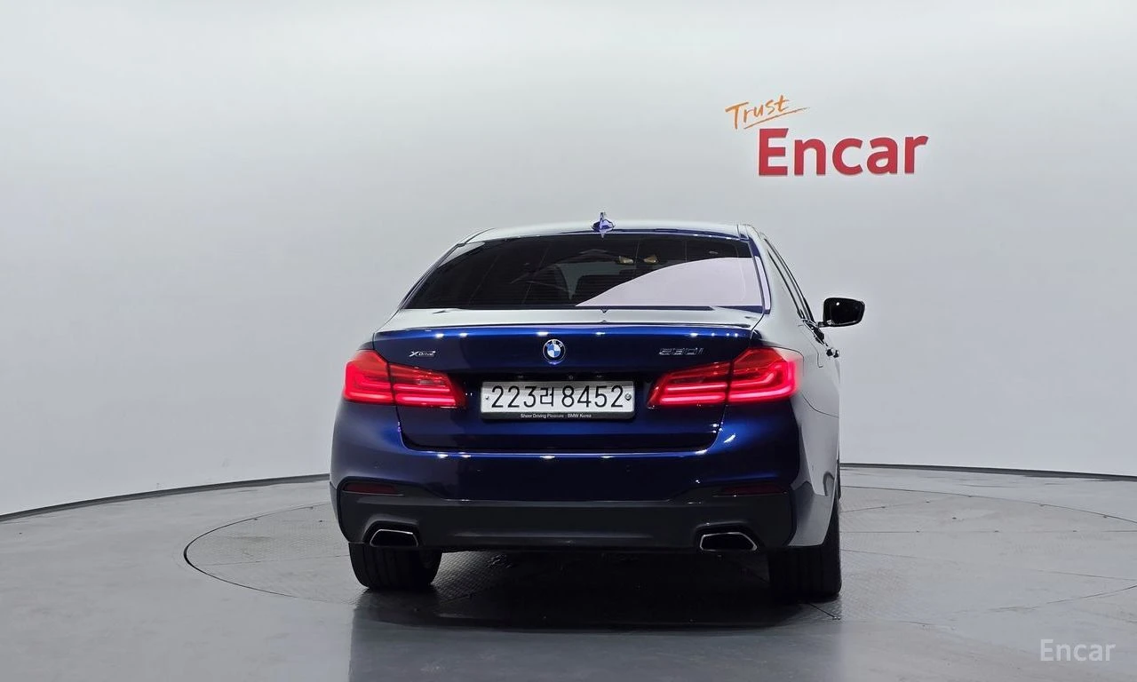 BMW 530 i xDrive M SPORT* DISTRONIC* 360* ХЕДЪП* ОБДУХВАНЕ, снимка 4 - Автомобили и джипове - 55528416