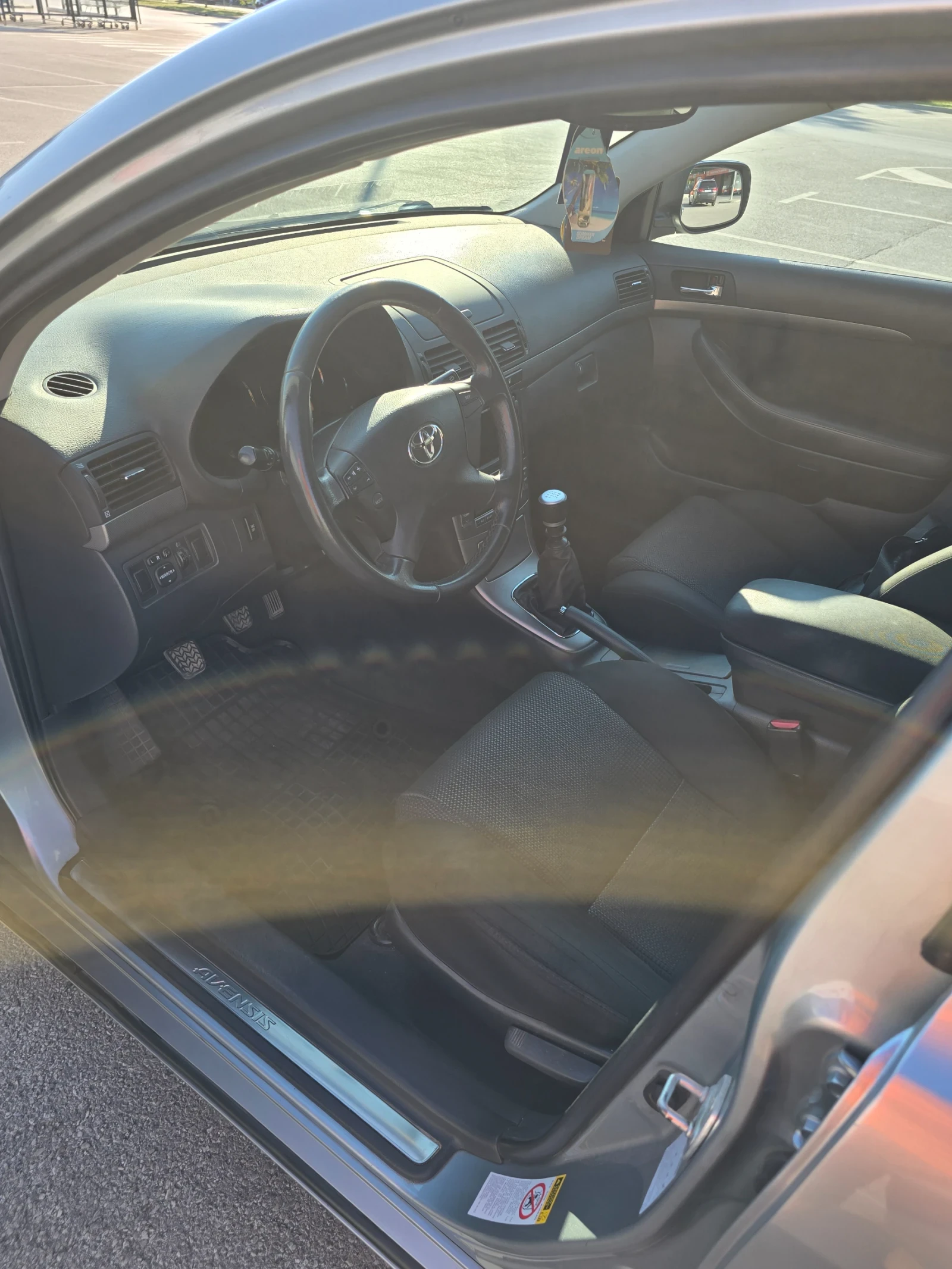Toyota Avensis 2, 0 D4D, снимка 10 - Автомобили и джипове - 55631558