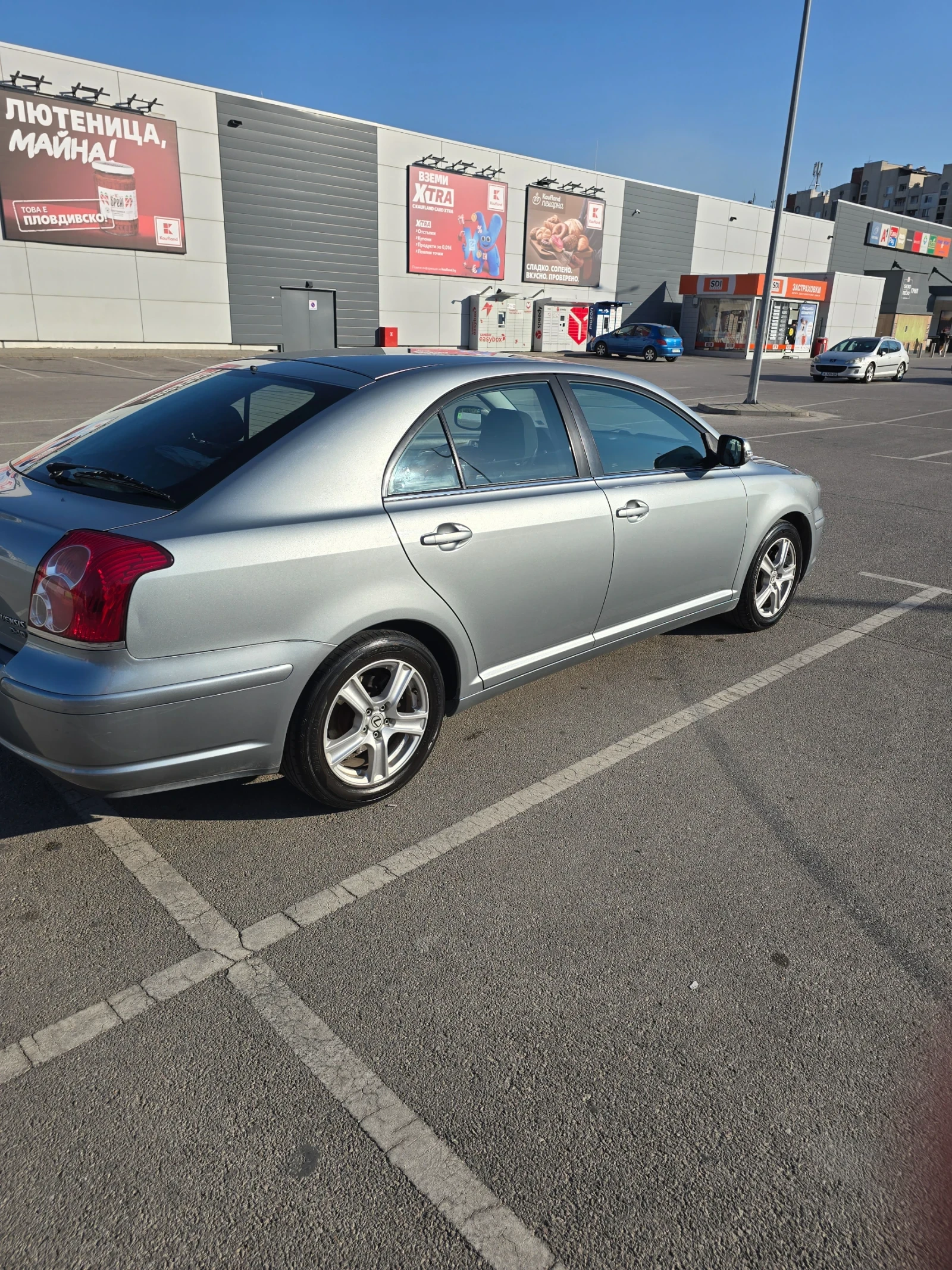 Toyota Avensis 2, 0 D4D, снимка 6 - Автомобили и джипове - 55631558