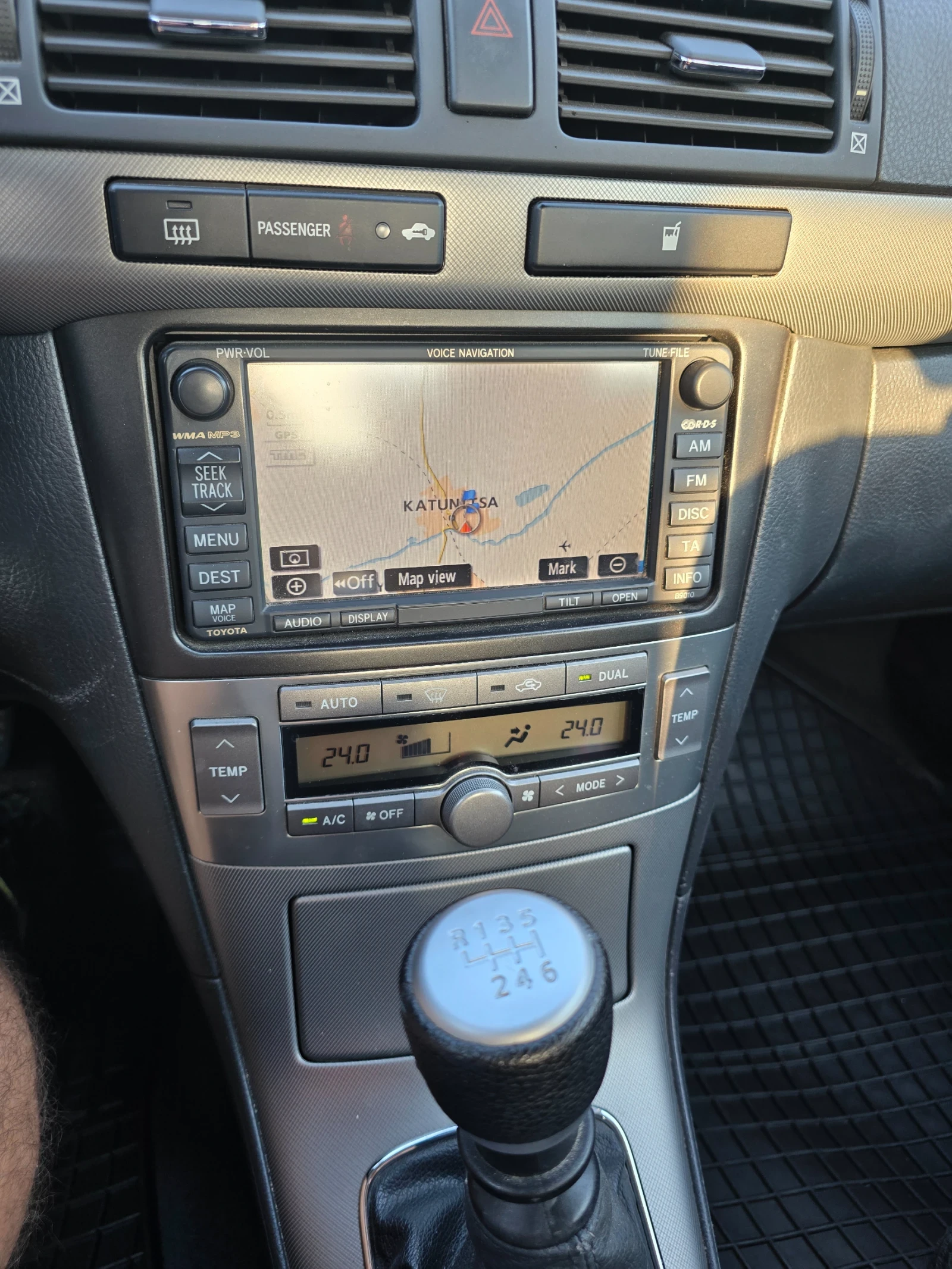 Toyota Avensis 2, 0 D4D, снимка 14 - Автомобили и джипове - 55631558