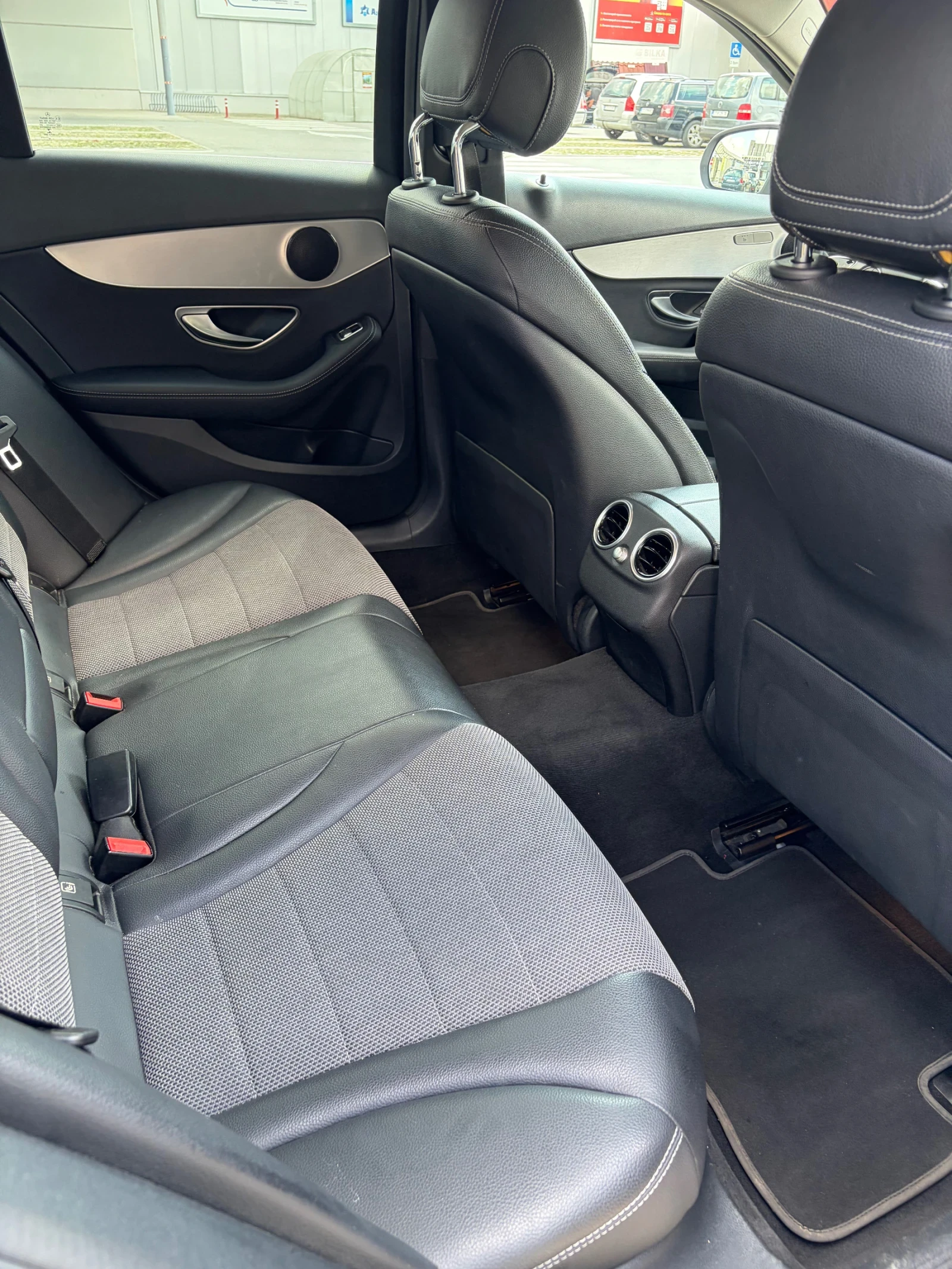 Mercedes-Benz C 220 AMG , снимка 7 - Автомобили и джипове - 55799567