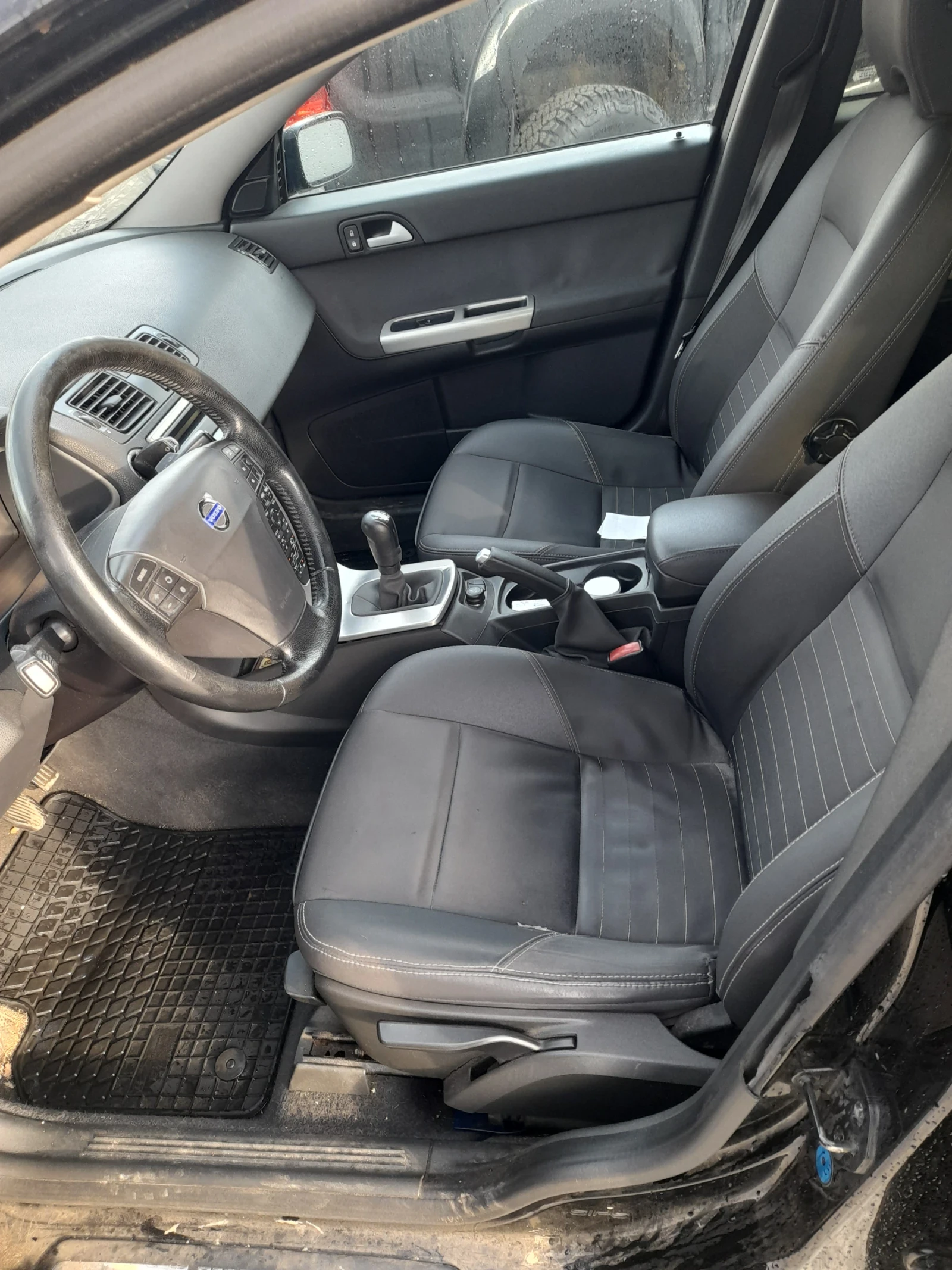 Volvo V50, снимка 8 - Автомобили и джипове - 55837330