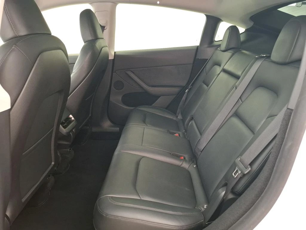 Tesla Model Y Long Range Dual Motor AWD Navi Leather 88% SoH , снимка 10 - Автомобили и джипове - 56115098