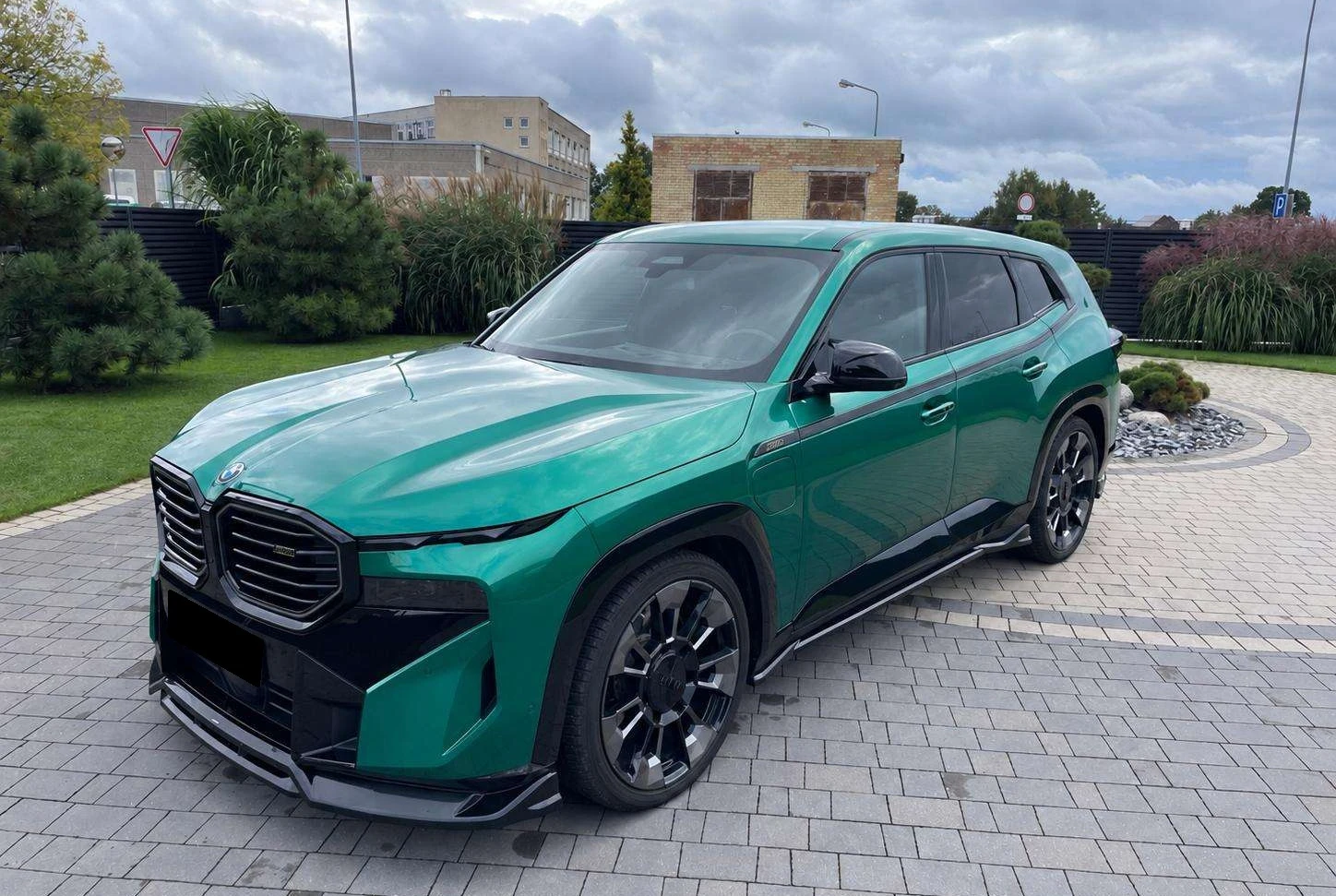 BMW XM 4.4 V8 xDrive PHEV Maxton Design Package