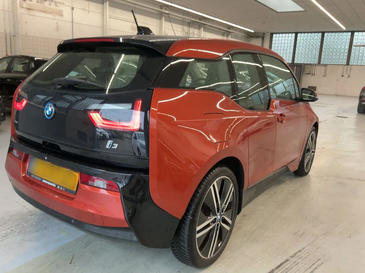BMW i3 REX* PANO* HARMAN* DISTRON* FULL, снимка 4 - Автомобили и джипове - 56576236
