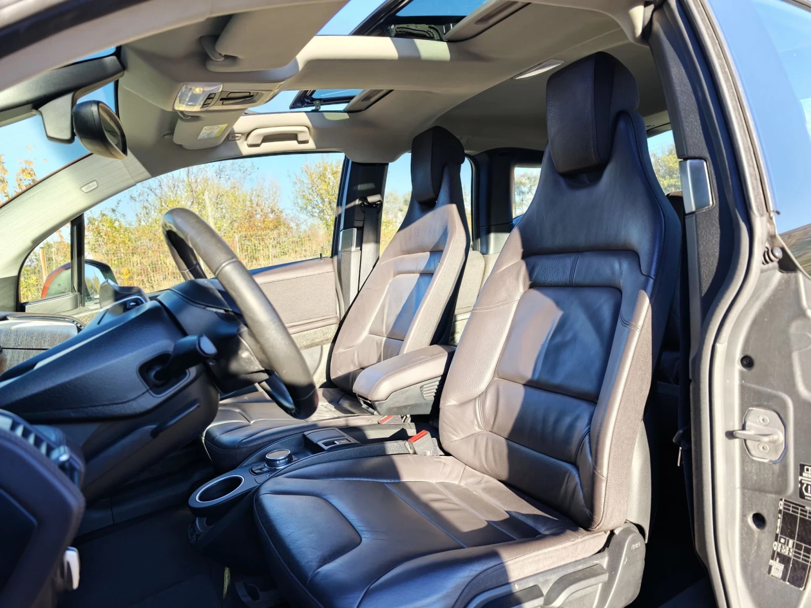 BMW i3 REX* PANO* HARMAN* DISTRON* FULL, снимка 7 - Автомобили и джипове - 56576236