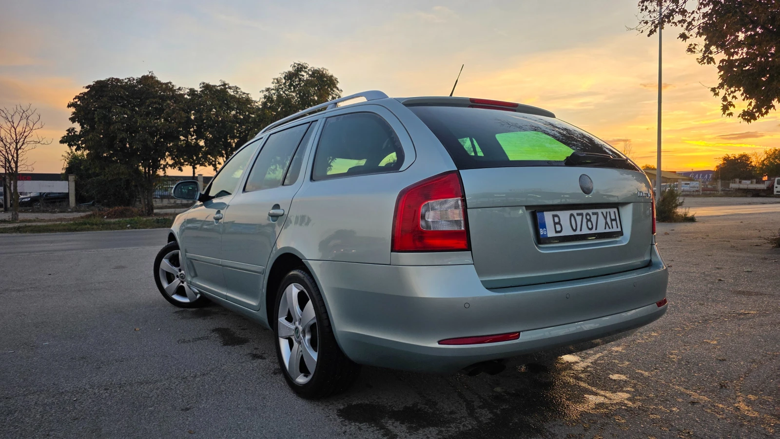 Skoda Octavia БЕЗУПРЕЧНА, снимка 4 - Автомобили и джипове - 56639292