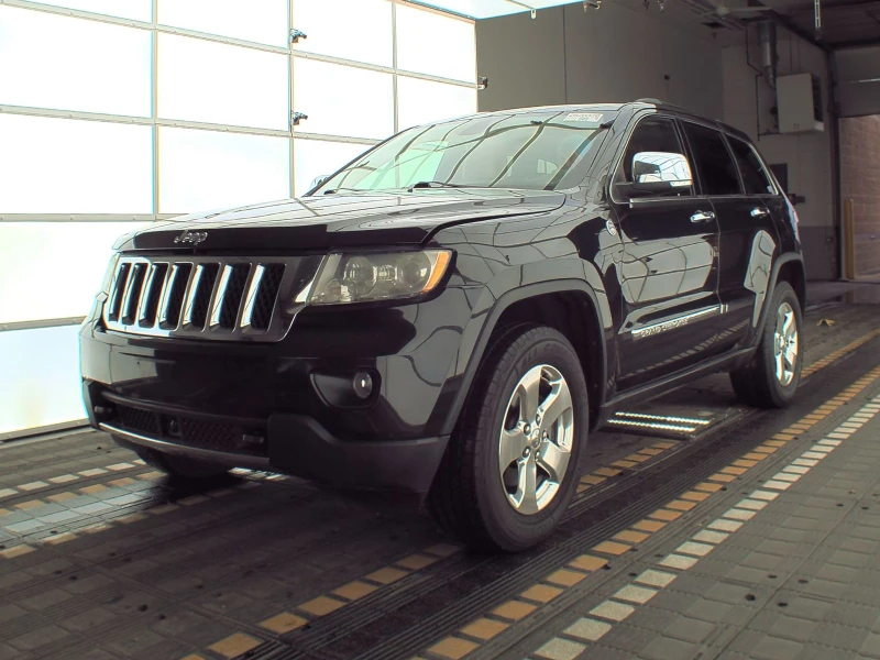 Jeep Grand cherokee OVERLAND* 4X4* KEYLESS GO* CAMERA, снимка 1 - Автомобили и джипове - 48089359