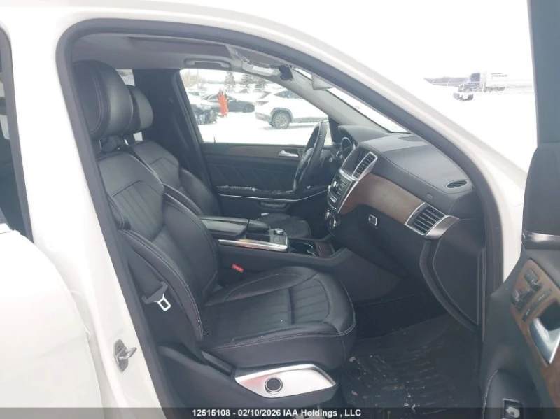 Mercedes-Benz GL 350 Diesel* AMG* Harman Kardon* Телевизори, снимка 9 - Автомобили и джипове - 53452244