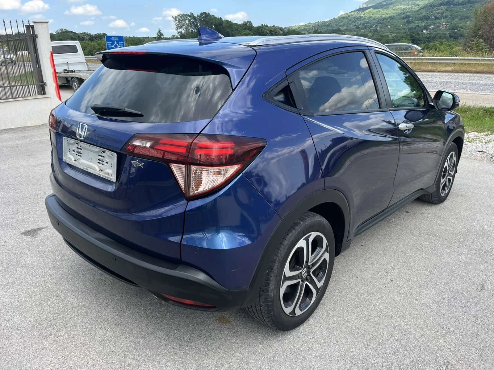 Honda Hr-v  1.6 i-DTEC 120кс 6 ск EURO 6B FULL ВНОС ИТАЛИЯ, снимка 4 - Автомобили и джипове - 54794431