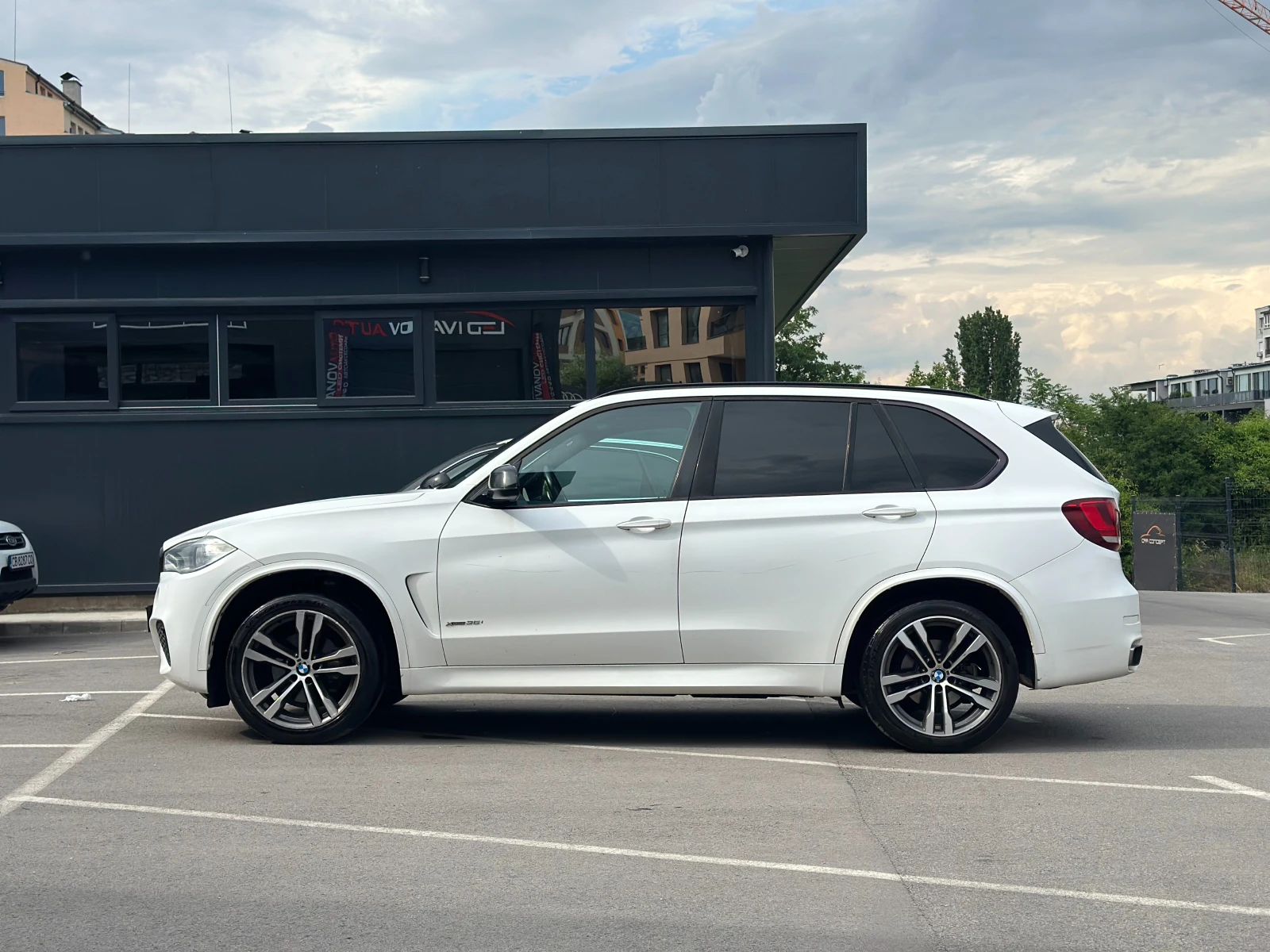 BMW X5 xDrive35i M Sport Package | 360 , снимка 3 - Автомобили и джипове - 54809937