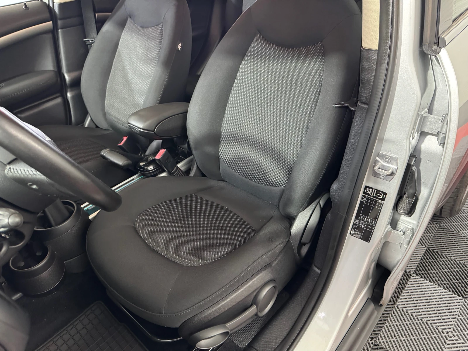 Mini Countryman 1.6 D 112 h.p., снимка 14 - Автомобили и джипове - 54862897
