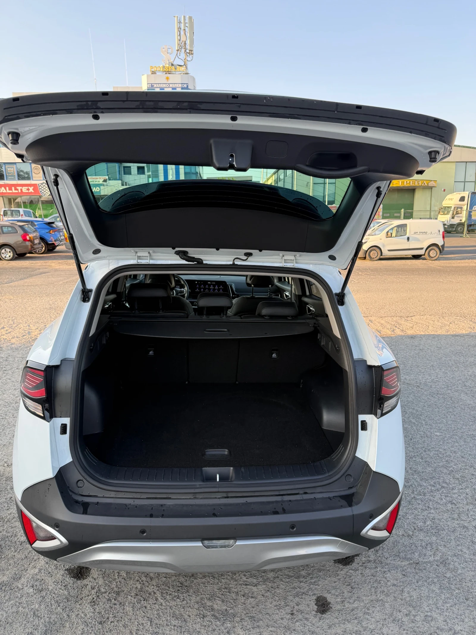 Kia Sportage 1, 6 Mild Hybrid petrol, снимка 8 - Автомобили и джипове - 55093607