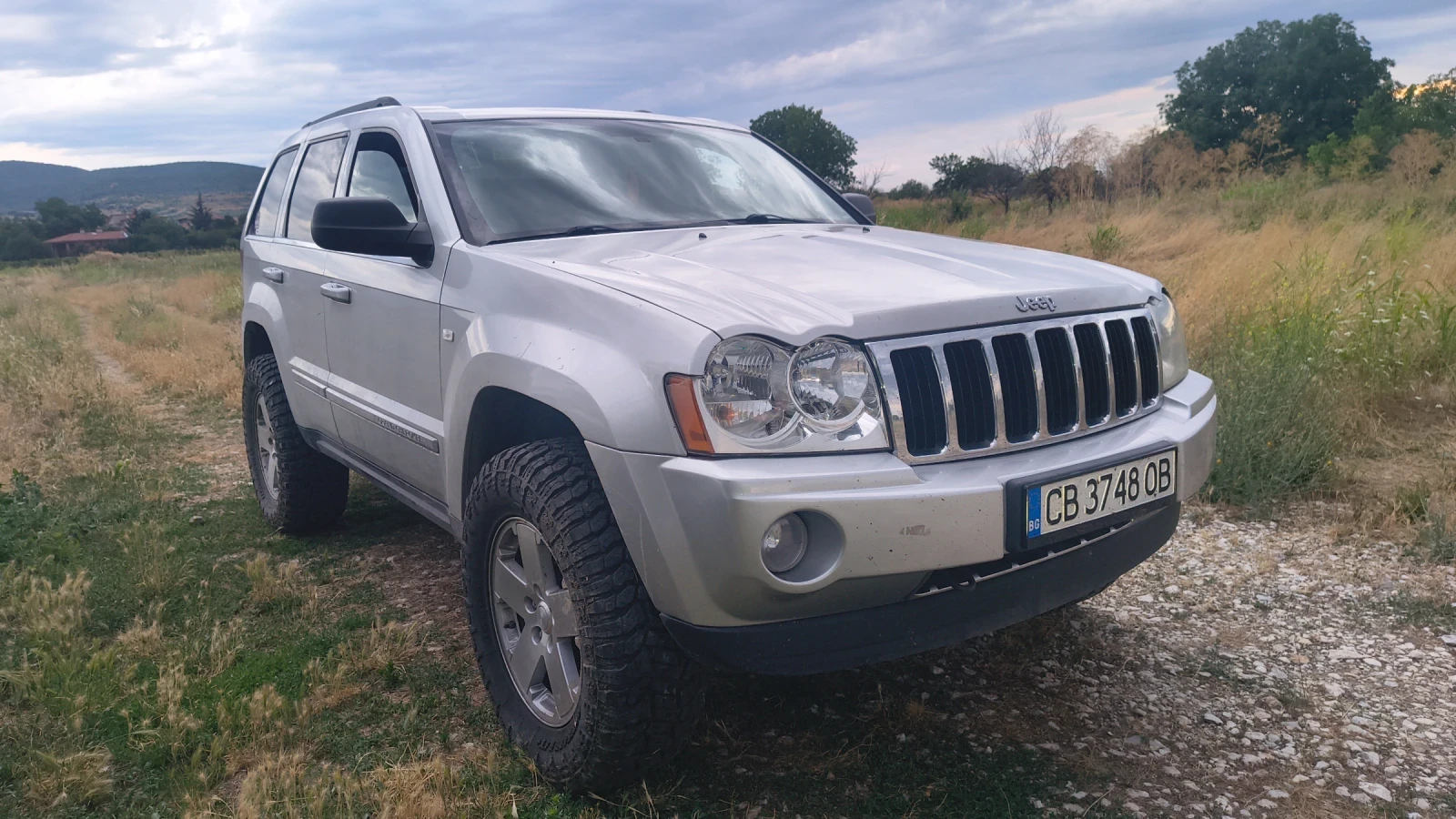 Jeep Grand cherokee 5.7 HEMI, снимка 2 - Автомобили и джипове - 55211716