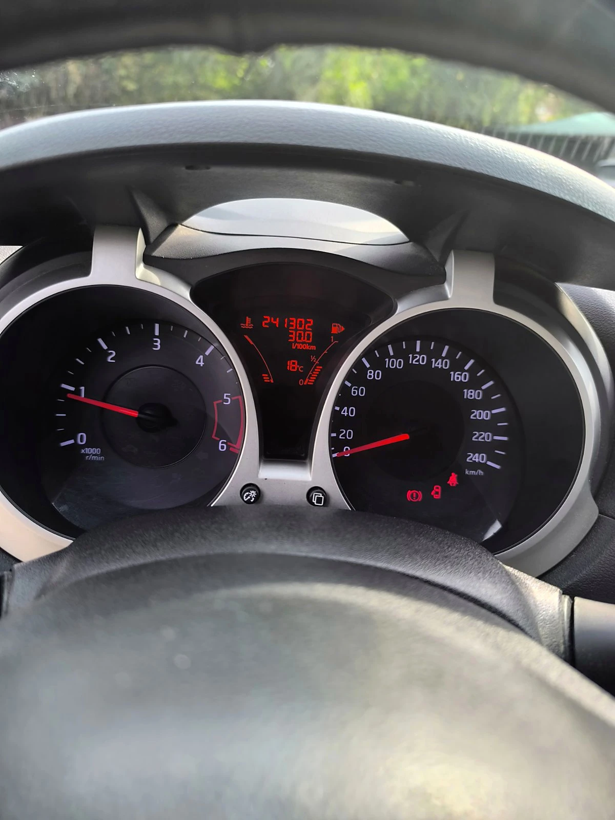 Nissan Juke 1.5 dCi, снимка 15 - Автомобили и джипове - 56166679