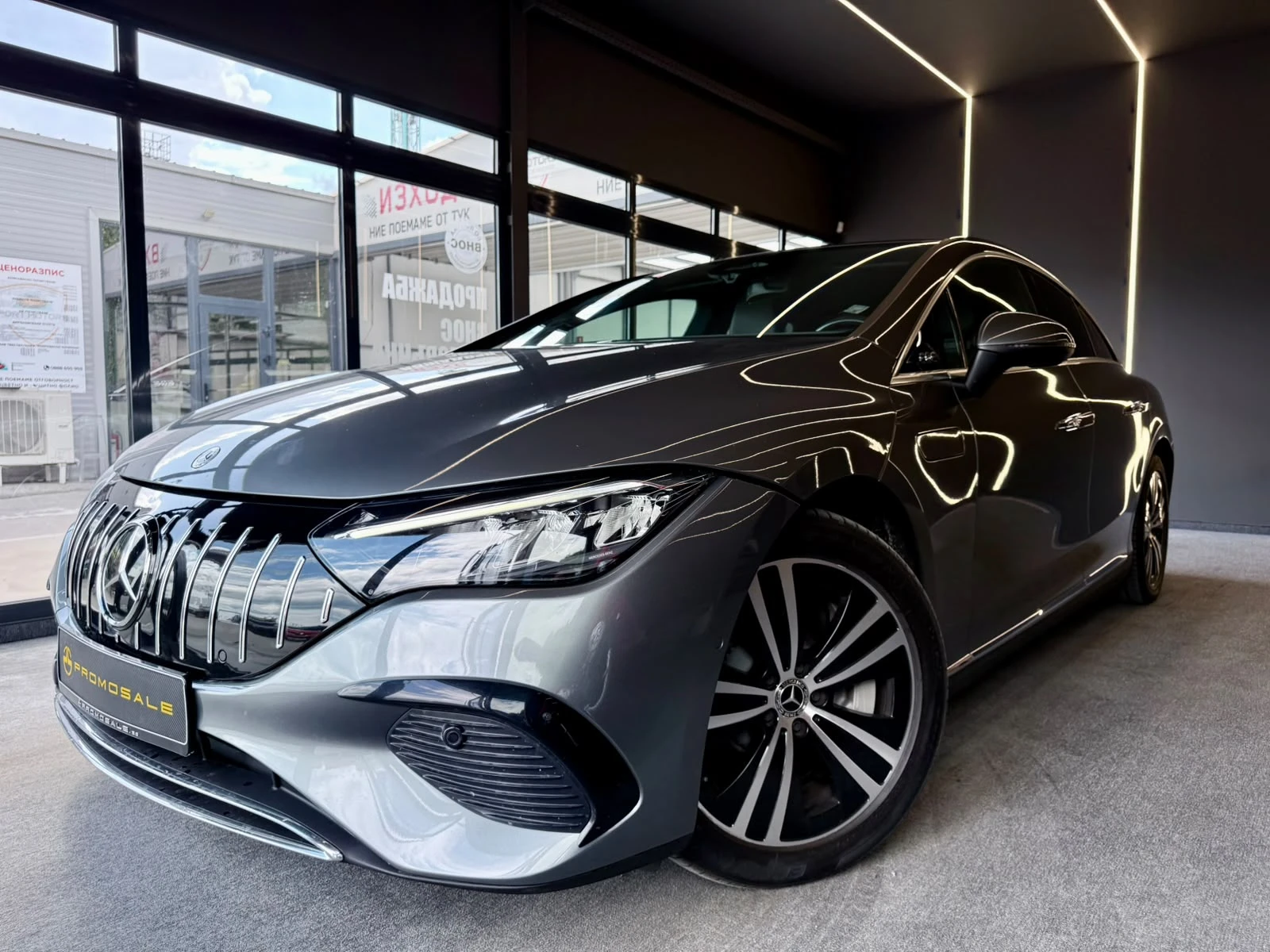 Mercedes-Benz EQE 300* Burmester* Подгрев* ЛИЗИНГ , снимка 3 - Автомобили и джипове - 56198434