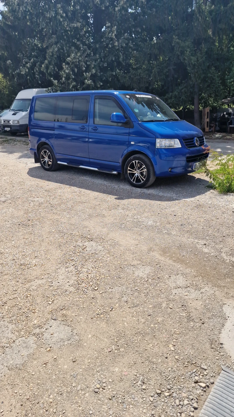 VW Multivan перфектно състояние, снимка 1 - Бусове и автобуси - 47864529