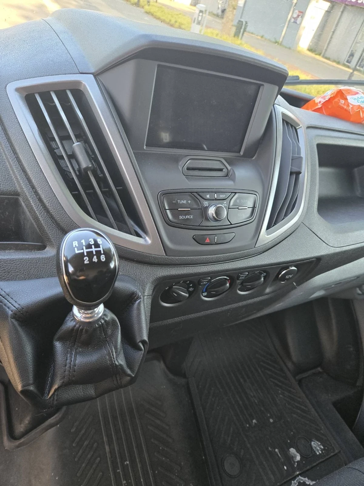 Ford Transit 2.0 TDCi L2H2 - изображение 6
